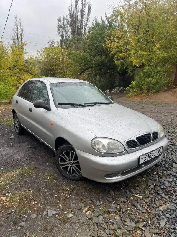 Я собственик! Продам daewoo lanos 2000 год, кореец, без дтп! 190.000 пробег, птс оригинал ! Обычный 8кл мотор, обслужен, масло, свечи, комплект грм новые, делал капитальный ремонт головы, мотор работает идеально, коробка айсин 4 ступенчатый, самый надежный автомат, без пинков, рывком и прочее. Переключает идеально. Кузов не гнилой, рыжиков нет ни где! Кондиционер рабочий, печка новая, греет хорошо. Передние подъемники, сигнализация и центральный замок, хорошая музыка. Чистый ухоженный салон. Диски на фото новые, резина новая и лето и зима в комплекте. Вложений не требует вообще никаких. Документы чистые. На меня оформлен. Только продажа, без обмена! Цена 410.000 руб. Торг минимальный! Осмотр торез в любое время. +7 (949) 431-78-21 александр.
📞 Звоните: +7(949)4317821 - фотография - 3