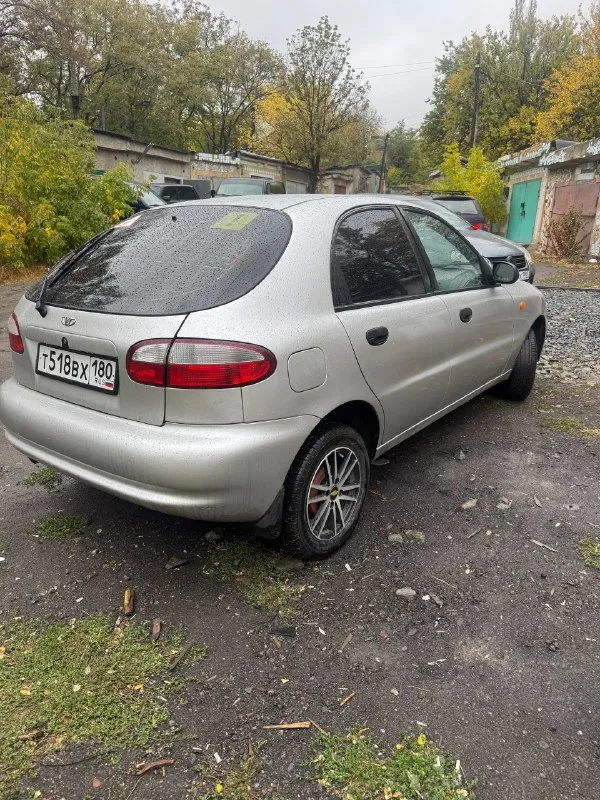 Я собственик! Продам daewoo lanos 2000 год, кореец, без дтп! 190.000 пробег, птс оригинал ! Обычный 8кл мотор, обслужен, масло, свечи, комплект грм новые, делал капитальный ремонт головы, мотор работает идеально, коробка айсин 4 ступенчатый, самый надежный автомат, без пинков, рывком и прочее. Переключает идеально. Кузов не гнилой, рыжиков нет ни где! Кондиционер рабочий, печка новая, греет хорошо. Передние подъемники, сигнализация и центральный замок, хорошая музыка. Чистый ухоженный салон. Диски на фото новые, резина новая и лето и зима в комплекте. Вложений не требует вообще никаких. Документы чистые. На меня оформлен. Только продажа, без обмена! Цена 410.000 руб. Торг минимальный! Осмотр торез в любое время. +7 (949) 431-78-21 александр.
📞 Звоните: +7(949)4317821 - фотография - 4