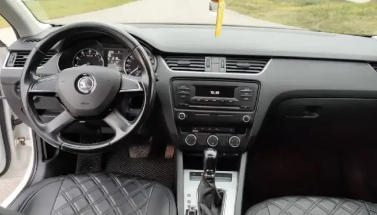 Skoda octavia а7 1.2 tsi, автомат, 2013 г. В ✅
Двигатель 4х цилиндровый, на 105 сил, не путайте с 3х цилиндрами‼️ автомобиль в отличоном состоянии, двигатель 1.2 tsi обслужен от а до я, коробка автомат dsg листает как положено без пинков и толчков!)
Родной пробег 227 000 км, комплектация: заводская система старт/стоп, задние парктроники, кондиционер (заправлен и дует как положено) подогревы сидений, туманки, датчик света и дождя, электро зеркала с подогревом, полный эл. Стекло пакет, 2 ключа, легкосплавные диски на летней резине, авто останетесь довольны ! Птс оригинал 🔥
Стоимость авто: ✅ 770 000 рублей ✅
Машина в макеевке: +79495570537
Либо +79490780102 + телеграмм
📞 Звоните: +7(949)5570537 - фотография - 10