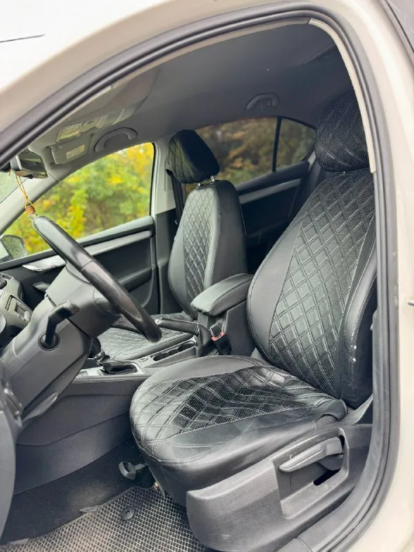 Skoda octavia а7 1.2 tsi, автомат, 2013 г. В ✅
Двигатель 4х цилиндровый, на 105 сил, не путайте с 3х цилиндрами‼️ автомобиль в отличоном состоянии, двигатель 1.2 tsi обслужен от а до я, коробка автомат dsg листает как положено без пинков и толчков!)
Родной пробег 227 000 км, комплектация: заводская система старт/стоп, задние парктроники, кондиционер (заправлен и дует как положено) подогревы сидений, туманки, датчик света и дождя, электро зеркала с подогревом, полный эл. Стекло пакет, 2 ключа, легкосплавные диски на летней резине, авто останетесь довольны ! Птс оригинал 🔥
Стоимость авто: ✅ 770 000 рублей ✅
Машина в макеевке: +79495570537
Либо +79490780102 + телеграмм
📞 Звоните: +7(949)5570537 - фотография - 7