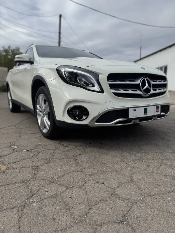 Mercedes gla 250 полный привод
Машина в отличном состоянии! Родной пробег
-Камера заднего вида
-Функция дистроник (сама тормозит)
Отличное техническое и эстетическое состояние!
Богатая комплектация! Чистый ухоженный салон. Кожаный мультируль, под рулевые лепестки, штатная мультимедиа с без рамочным цветным монитором, bluetooth, 2 разъёма usb, sd, камера заднего вида с динамической разметкой, круиз-контроль, датчик дождя, датчик света, подогрев передних сидений с выбором режимов, подогрев заднего стекла и зеркал, электро-регулировка боковых зеркал, электро-стекло-подьёмники всех дверей, светодиодные ходовые огни, электропривод багажника, диски r18 и т. Д.
2 Комплекта колес лето/зима шипы
2 Комплектов ковриков в салон лето/ зима.
То проведено на пробеге 103 тыс.
Из минусов трещина на лобовом стекле. Телефон +79497045153
📞 Звоните: +7(949)7045153 - фотография - 1