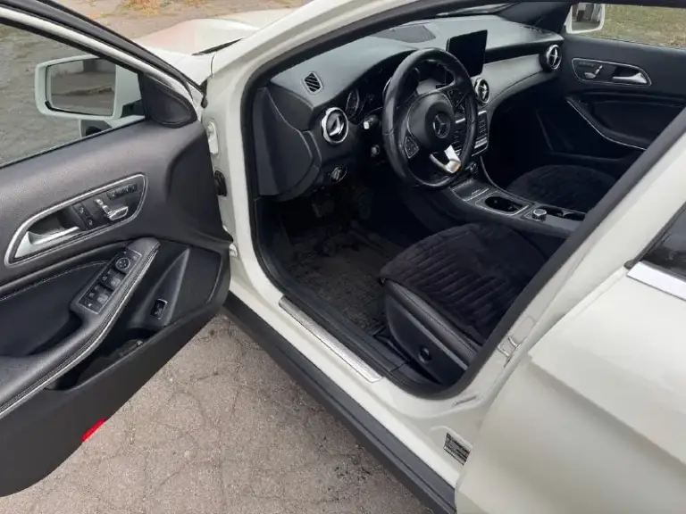 Mercedes gla 250 полный привод
Машина в отличном состоянии! Родной пробег
-Камера заднего вида
-Функция дистроник (сама тормозит)
Отличное техническое и эстетическое состояние!
Богатая комплектация! Чистый ухоженный салон. Кожаный мультируль, под рулевые лепестки, штатная мультимедиа с без рамочным цветным монитором, bluetooth, 2 разъёма usb, sd, камера заднего вида с динамической разметкой, круиз-контроль, датчик дождя, датчик света, подогрев передних сидений с выбором режимов, подогрев заднего стекла и зеркал, электро-регулировка боковых зеркал, электро-стекло-подьёмники всех дверей, светодиодные ходовые огни, электропривод багажника, диски r18 и т. Д.
2 Комплекта колес лето/зима шипы
2 Комплектов ковриков в салон лето/ зима.
То проведено на пробеге 103 тыс.
Из минусов трещина на лобовом стекле. Телефон +79497045153
📞 Звоните: +7(949)7045153 - фотография - 3