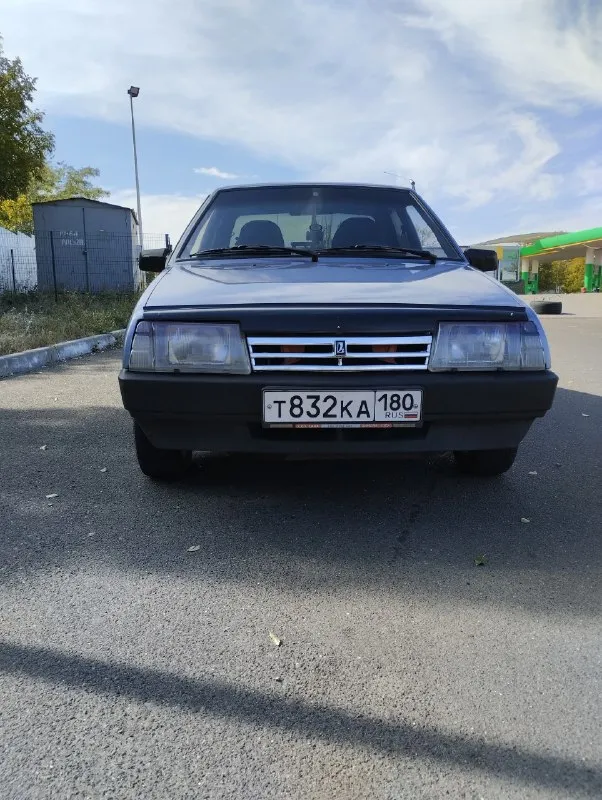 Продам автомобиль ваз 21099.2006 год. 1.5 двигатель пробег 140000 т подтверждённый записями в книжке. Недавно менялись масло и всё фильтра. Технически в отличном состоянии. Новые шины и диски на 14. Новые радиаторы охлаждения и отопления. Новые патрубки все. Новый антифриз. Новый главный тормозной. Новые колодки и трубки. Новые уплотнительные резинки на всех дверях. Салон и торпедо в шумоизоляции. Машина гаражного хранения. Есть незначительные недочёты по лкп. Машина в одной семье 260000 т. Р +79494287401 донецк
📞 Звоните: +7(949)4287401 - фотография - 1
