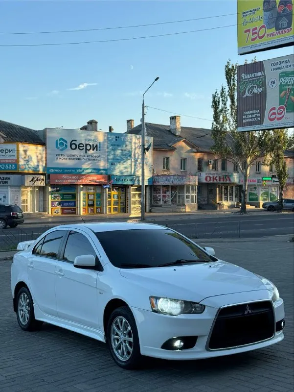 Mitsubishi lancer x 10
( 2015 Год ) 💰785.000💰 руб.
Митсубиси лансер рестайлинг
1.6 Чистый автомат японский !
199.000 Пробег
Двигатель не дымит, не троит, масло не расходует!
Акпп не пинает, не буксует, классический автомат, переключает мягко, и плавно!
Ходовая не гремит, не стучит, никуда не тянет!
По электрике все работает все исправно, кондиционер заправлен, и работает, печка жарит, подогревы сидений работают, элек. Зеркала, 4 стеклоподъемника, сигнализация, мульти руль, мультимедиа андроид, с задней камерой вида, с хорошей музыкой, bt и т д!
Документы кристально чистые, без запретов, без штрафов, переоформление без проблем, можно с моим присутствием.
Осмотр г. Макеевка
Связь +79494890856 +79496073269
Цена 785.000 руб торг - фотография - 2