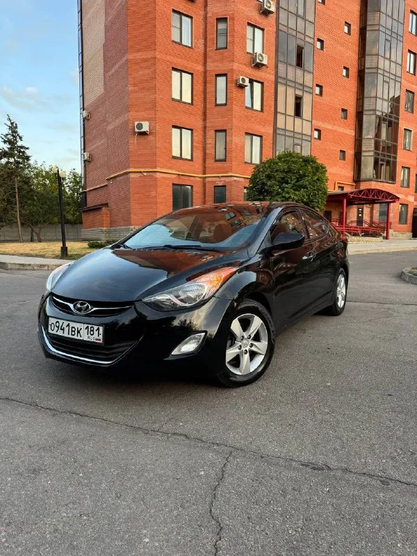 В продаже hyundai elantra 1.8 автомат
2012 Год. 166.000 км оригинального пробега. Машинка была привезена из америки 5 лет назад. Один хозяин с момента приезда авто.
Авто все обслужено, новые иридиевые свечи, стойки ( амортизаторы ), масло, антифриз. Заменено масло в .
Стоит отличная резина pirelli. Авто выглядит хорошо как на фото, так и вживую. Приятный не затертый чистый салон.
Комплектация с подогревом сидений, кондиционер, 4 эл. Стеклоподъемника, круиз контроль, стоит качественная музыка, кожаный руль. 2 ключа.
Машинка едет бодро и в то же время мягкая и комфортная.
Приезжайте, смотрите, щупайте, катайтесь, любые проверки за ваш счет.
Осмотр г. Луганск
Цена 1.130.000 торг у авто.
+79595022666
+79591539242
📞 Звоните: +7(959)5022666 - фотография - 4
