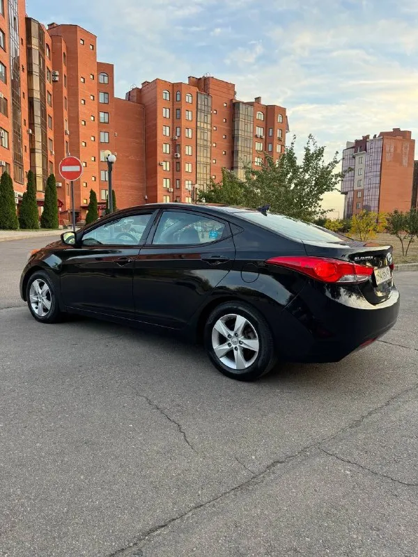 В продаже hyundai elantra 1.8 автомат
2012 Год. 166.000 км оригинального пробега. Машинка была привезена из америки 5 лет назад. Один хозяин с момента приезда авто.
Авто все обслужено, новые иридиевые свечи, стойки ( амортизаторы ), масло, антифриз. Заменено масло в .
Стоит отличная резина pirelli. Авто выглядит хорошо как на фото, так и вживую. Приятный не затертый чистый салон.
Комплектация с подогревом сидений, кондиционер, 4 эл. Стеклоподъемника, круиз контроль, стоит качественная музыка, кожаный руль. 2 ключа.
Машинка едет бодро и в то же время мягкая и комфортная.
Приезжайте, смотрите, щупайте, катайтесь, любые проверки за ваш счет.
Осмотр г. Луганск
Цена 1.130.000 торг у авто.
+79595022666
+79591539242
📞 Звоните: +7(959)5022666 - фотография - 5