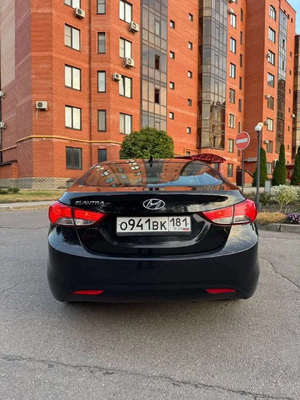 В продаже hyundai elantra 1.8 автомат
2012 Год. 166.000 км оригинального пробега. Машинка была привезена из америки 5 лет назад. Один хозяин с момента приезда авто.
Авто все обслужено, новые иридиевые свечи, стойки ( амортизаторы ), масло, антифриз. Заменено масло в .
Стоит отличная резина pirelli. Авто выглядит хорошо как на фото, так и вживую. Приятный не затертый чистый салон.
Комплектация с подогревом сидений, кондиционер, 4 эл. Стеклоподъемника, круиз контроль, стоит качественная музыка, кожаный руль. 2 ключа.
Машинка едет бодро и в то же время мягкая и комфортная.
Приезжайте, смотрите, щупайте, катайтесь, любые проверки за ваш счет.
Осмотр г. Луганск
Цена 1.130.000 торг у авто.
+79595022666
+79591539242
📞 Звоните: +7(959)5022666 - фотография - 6