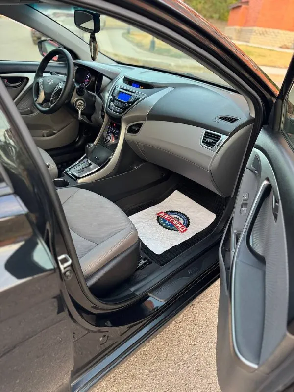 В продаже hyundai elantra 1.8 автомат
2012 Год. 166.000 км оригинального пробега. Машинка была привезена из америки 5 лет назад. Один хозяин с момента приезда авто.
Авто все обслужено, новые иридиевые свечи, стойки ( амортизаторы ), масло, антифриз. Заменено масло в .
Стоит отличная резина pirelli. Авто выглядит хорошо как на фото, так и вживую. Приятный не затертый чистый салон.
Комплектация с подогревом сидений, кондиционер, 4 эл. Стеклоподъемника, круиз контроль, стоит качественная музыка, кожаный руль. 2 ключа.
Машинка едет бодро и в то же время мягкая и комфортная.
Приезжайте, смотрите, щупайте, катайтесь, любые проверки за ваш счет.
Осмотр г. Луганск
Цена 1.130.000 торг у авто.
+79595022666
+79591539242
📞 Звоните: +7(959)5022666 - фотография - 9