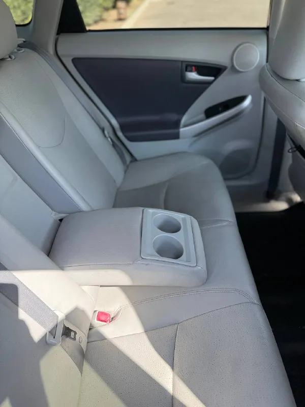 Toyota prius 2010 год
Пробег: 205 000 км
Автомобиль в отличном техническом состоянии, полностью исправен и не требует никаких вложений
Масло не ест, всё обслужено вовремя, двигатель и коробка работают идеально
Я собственник, полный порядок с документами
Хорошая комплектация:
•Кожаный салон — чистый, ухоженный, без потертостей
•4 Электростеклоподъёмника
•Бесключевой доступ и запуск кнопкой🔘
•Климат-контроль
•Подогрев сидений
•Музыка, bluetooth, aux— всё работает без нареканий
Экономичный гибрид — расход топлива минимальный
Едет мягко, комфортно, ничего не гремит и не стучит.
Авто ухожено, использовалось бережно, всегда хранилось в чистоте.
Отличный вариант для тех, кто ищет надёжную, комфортную и экономичную машину!
Осмотр: г. Луганск
Цена 1.100.000 ₽
+79591676091
Торг у капота 😉
📞 Звоните: +7(959)1676091 - фотография - 8