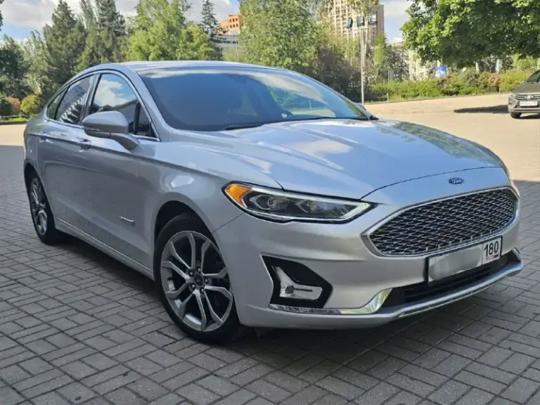 Ford fusion hybrid 2019, топовая комплектация titanium.
Пробег 99 800 км.
Я единственный владелец в рф. История чистая, птс оригинал, без подводных камней!
🔥 Гибрид! Реальный расход 5-6 л/100 км, полного бака хватает на 900 км. Тихий, комфортный, управляется отлично.
✅ Адаптивный круиз, автоторможение, удержание в полосе, слепые зоны
✅ Камера заднего вида, парктроники, биled фары
✅ Кожаный салон, сиденья с памятью, подогревом и вентиляцией
✅ Подогрев руля, 2-зонный климат
✅ Аудио sony (12 динамиков), навигация
✅ Автозапуск, шайба-джойстик кпп
✅ Бесключевой доступ, в т. Ч. Кодовый
✅❗ Европейские зеркала — с широким обзором и складыванием
📌 Пробег оригинальный, не скручен!
📌 Любая проверка/сто
🚗 Продаю без спешки, авто радует. Только прямому покупателю, без посредников.
💬 1 890 000 ₽.
+79494710689 - фотография - 1