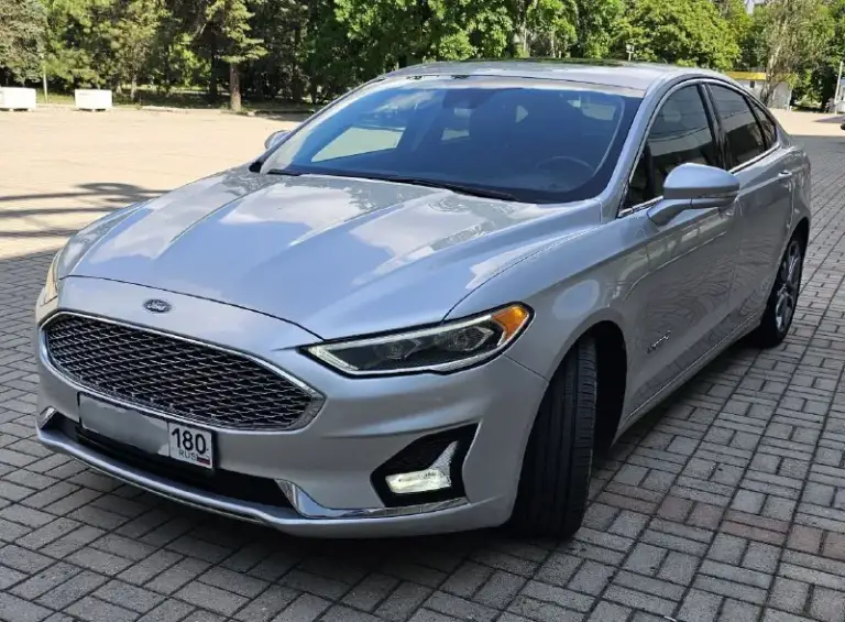 Ford fusion hybrid 2019, топовая комплектация titanium.
Пробег 99 800 км.
Я единственный владелец в рф. История чистая, птс оригинал, без подводных камней!
🔥 Гибрид! Реальный расход 5-6 л/100 км, полного бака хватает на 900 км. Тихий, комфортный, управляется отлично.
✅ Адаптивный круиз, автоторможение, удержание в полосе, слепые зоны
✅ Камера заднего вида, парктроники, биled фары
✅ Кожаный салон, сиденья с памятью, подогревом и вентиляцией
✅ Подогрев руля, 2-зонный климат
✅ Аудио sony (12 динамиков), навигация
✅ Автозапуск, шайба-джойстик кпп
✅ Бесключевой доступ, в т. Ч. Кодовый
✅❗ Европейские зеркала — с широким обзором и складыванием
📌 Пробег оригинальный, не скручен!
📌 Любая проверка/сто
🚗 Продаю без спешки, авто радует. Только прямому покупателю, без посредников.
💬 1 890 000 ₽.
+79494710689 - фотография - 2