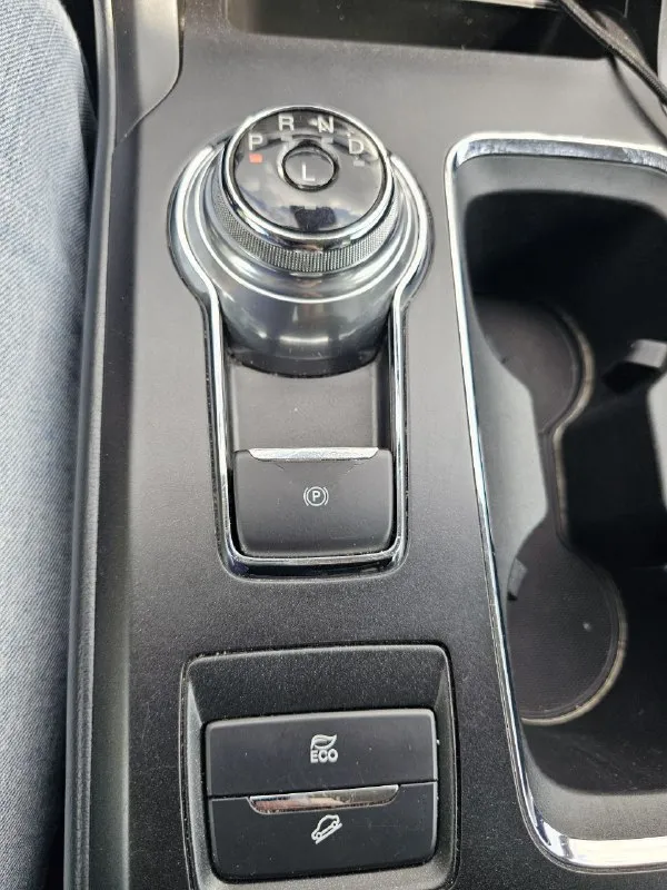 Ford fusion hybrid 2019, топовая комплектация titanium.
Пробег 99 800 км.
Я единственный владелец в рф. История чистая, птс оригинал, без подводных камней!
🔥 Гибрид! Реальный расход 5-6 л/100 км, полного бака хватает на 900 км. Тихий, комфортный, управляется отлично.
✅ Адаптивный круиз, автоторможение, удержание в полосе, слепые зоны
✅ Камера заднего вида, парктроники, биled фары
✅ Кожаный салон, сиденья с памятью, подогревом и вентиляцией
✅ Подогрев руля, 2-зонный климат
✅ Аудио sony (12 динамиков), навигация
✅ Автозапуск, шайба-джойстик кпп
✅ Бесключевой доступ, в т. Ч. Кодовый
✅❗ Европейские зеркала — с широким обзором и складыванием
📌 Пробег оригинальный, не скручен!
📌 Любая проверка/сто
🚗 Продаю без спешки, авто радует. Только прямому покупателю, без посредников.
💬 1 890 000 ₽.
+79494710689 - фотография - 6
