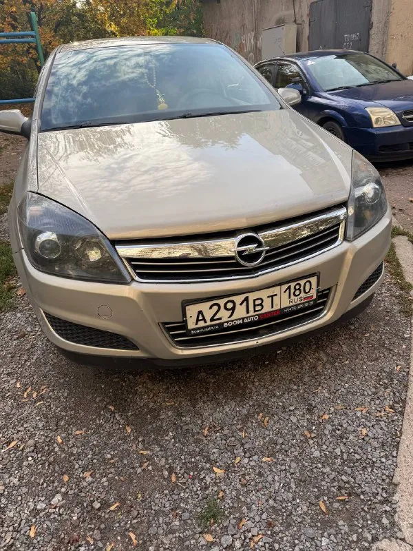 Продам – opel astra h
Пробег : 196.000км
2008 Год, авто в хорошем состоянии, объём мотора 1,6 / 130 л/с.
Вырезан катализатор, стоит stage 1.
Мкпп, ходовка- без нареканий
Авто сел и поехал, с документами полный порядок
Двигатель, - не стучит, не дымит, не троит. Коробка, - не выбивает, не хрустит, учёт рф, с переоформлением нет никаких проблем, осмотр донецк. 🇷🇺
По машине сделано все, вложений не требует абсолютно.
Замена масла каждые 7.000км.
Любые проверки с вашей стороны.
Стоит led оптика, колеса на легкосплавах.
Стоит хорошая музыка, протянута проводка под саб.
Остальные вопросы по телефону.

Цена: 650.000₽
После осмотра, возможен не большой торг.
Звонить: +79493548697 - фотография - 2
