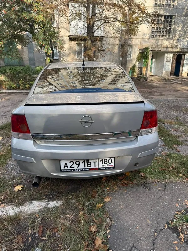 Продам – opel astra h
Пробег : 196.000км
2008 Год, авто в хорошем состоянии, объём мотора 1,6 / 130 л/с.
Вырезан катализатор, стоит stage 1.
Мкпп, ходовка- без нареканий
Авто сел и поехал, с документами полный порядок
Двигатель, - не стучит, не дымит, не троит. Коробка, - не выбивает, не хрустит, учёт рф, с переоформлением нет никаких проблем, осмотр донецк. 🇷🇺
По машине сделано все, вложений не требует абсолютно.
Замена масла каждые 7.000км.
Любые проверки с вашей стороны.
Стоит led оптика, колеса на легкосплавах.
Стоит хорошая музыка, протянута проводка под саб.
Остальные вопросы по телефону.

Цена: 650.000₽
После осмотра, возможен не большой торг.
Звонить: +79493548697 - фотография - 5