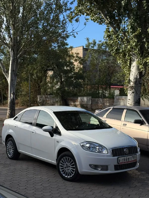 Продам fiat linea 2012 года
1.4 Атмосферник, чугунный блок
Также установлено (вписан в техпаспорт)
Авто в одной семье с момента покупки в автосалоне, с 2012 года (приобреталась у оф. Дилера на ленинском проспекте)
Пробег 185 тыс. Км.
Комплектация: кондиционер(заправлен, работает), гур, 2 эл. Стеклоподъемника, абс, электрорегулировка фар и зеркал, подогрев заднего стекла и боковых зеркал
Машина относится к c классу и имеет просторный багажник на 500 литров
Кузов полностью оцинкован, намека на ржавчину нет
Автомобиль в дтп не участвовал, все элементы кузова в родном окрасе и все стекла родные, включая лобовое.
Техническое состояние отличное, обслуживается машина своевременно, при необходимости более подробно могу рассказать
Салон также в отличном состоянии, задний ряд сидений с момента покупки в чехлах
Цена: 670 000 руб, торг у капота.
Номер для связи: +79494068921
Авто находится в макеевке
Вместе с авто отдам: свежий зимний комплект резины, резиновые коври
📞 Звоните: +7(949)4068921 - фотография - 1