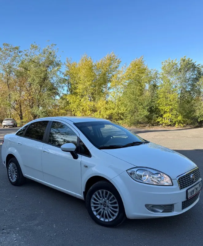 Продам fiat linea 2012 года
1.4 Атмосферник, чугунный блок
Также установлено (вписан в техпаспорт)
Авто в одной семье с момента покупки в автосалоне, с 2012 года (приобреталась у оф. Дилера на ленинском проспекте)
Пробег 185 тыс. Км.
Комплектация: кондиционер(заправлен, работает), гур, 2 эл. Стеклоподъемника, абс, электрорегулировка фар и зеркал, подогрев заднего стекла и боковых зеркал
Машина относится к c классу и имеет просторный багажник на 500 литров
Кузов полностью оцинкован, намека на ржавчину нет
Автомобиль в дтп не участвовал, все элементы кузова в родном окрасе и все стекла родные, включая лобовое.
Техническое состояние отличное, обслуживается машина своевременно, при необходимости более подробно могу рассказать
Салон также в отличном состоянии, задний ряд сидений с момента покупки в чехлах
Цена: 670 000 руб, торг у капота.
Номер для связи: +79494068921
Авто находится в макеевке
Вместе с авто отдам: свежий зимний комплект резины, резиновые коври
📞 Звоните: +7(949)4068921 - фотография - 2