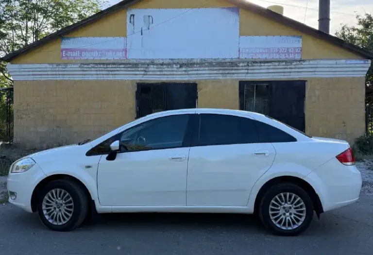 Продам fiat linea 2012 года
1.4 Атмосферник, чугунный блок
Также установлено (вписан в техпаспорт)
Авто в одной семье с момента покупки в автосалоне, с 2012 года (приобреталась у оф. Дилера на ленинском проспекте)
Пробег 185 тыс. Км.
Комплектация: кондиционер(заправлен, работает), гур, 2 эл. Стеклоподъемника, абс, электрорегулировка фар и зеркал, подогрев заднего стекла и боковых зеркал
Машина относится к c классу и имеет просторный багажник на 500 литров
Кузов полностью оцинкован, намека на ржавчину нет
Автомобиль в дтп не участвовал, все элементы кузова в родном окрасе и все стекла родные, включая лобовое.
Техническое состояние отличное, обслуживается машина своевременно, при необходимости более подробно могу рассказать
Салон также в отличном состоянии, задний ряд сидений с момента покупки в чехлах
Цена: 670 000 руб, торг у капота.
Номер для связи: +79494068921
Авто находится в макеевке
Вместе с авто отдам: свежий зимний комплект резины, резиновые коври
📞 Звоните: +7(949)4068921 - фотография - 5