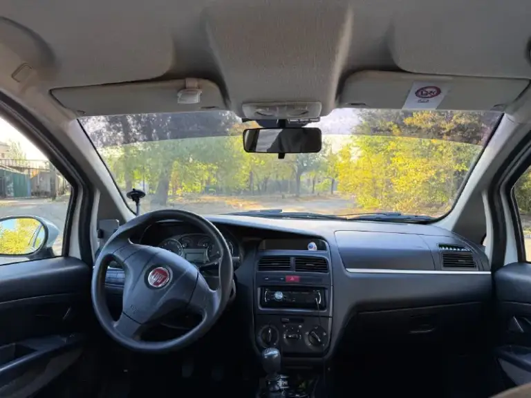 Продам fiat linea 2012 года
1.4 Атмосферник, чугунный блок
Также установлено (вписан в техпаспорт)
Авто в одной семье с момента покупки в автосалоне, с 2012 года (приобреталась у оф. Дилера на ленинском проспекте)
Пробег 185 тыс. Км.
Комплектация: кондиционер(заправлен, работает), гур, 2 эл. Стеклоподъемника, абс, электрорегулировка фар и зеркал, подогрев заднего стекла и боковых зеркал
Машина относится к c классу и имеет просторный багажник на 500 литров
Кузов полностью оцинкован, намека на ржавчину нет
Автомобиль в дтп не участвовал, все элементы кузова в родном окрасе и все стекла родные, включая лобовое.
Техническое состояние отличное, обслуживается машина своевременно, при необходимости более подробно могу рассказать
Салон также в отличном состоянии, задний ряд сидений с момента покупки в чехлах
Цена: 670 000 руб, торг у капота.
Номер для связи: +79494068921
Авто находится в макеевке
Вместе с авто отдам: свежий зимний комплект резины, резиновые коври
📞 Звоните: +7(949)4068921 - фотография - 7