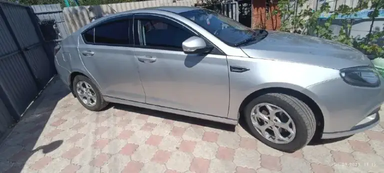 Mg 6,1,8 атмосферный,2012 года выпуска.
Родной пробег 110 тысяч км.
Я хозяин❗️
Чистые документы. Продажа с переоформлением.
На ходу каждый день.
Хороший ухоженный автомобиль. С минимальными следами эксплуатации.
Кузов ровный. Двойное оцинкование.
Двигатель работает отлично. Не дымит. Не троит. Тянет очень хорошо.
Коробка мкпп
Обслуженная ходовая.
Чистый салон в хорошем состоянии.
По электрике все исправно свет новыые линзы свет идеальный в любую погоду.
По авто все делал вовремя. Сил и средств не жалел.
Отличный вариант для тех кто ищет живую машину за эти деньги.
Авто без подводных камней.
Цена 900 тысяч рублей. Адекватный торг у капота, 4 комплекта резины2 зима на дисках родных, 2 лето, запчасти есть как новые так и б/у под восстановление, открою секрет с какой машины запчасти по ходовой.
Осмотр стаханов лнр
Звонить по номеру +79591050026 - фотография - 3