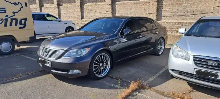 Ls
2008Г
270 Тыс пробег

Хороший, как внешне так и технически, об авто заботились, все жидкости заменены везде, диски колодки, рычаги, всё что требовалось менялось сразу на оригинал, без ошибок, рейка на отлично, мотор и автомат делают своё дело, дорогой ксенон, очень хорошый свет, салон ухоженный, мультимедия андроид, 5 мест, работает всё, японец. Колёса 20 мягко и комфортно, этот авто стоит посмотреть за эти деньги

1. 390 Руб

+79496397148 - фотография - 1