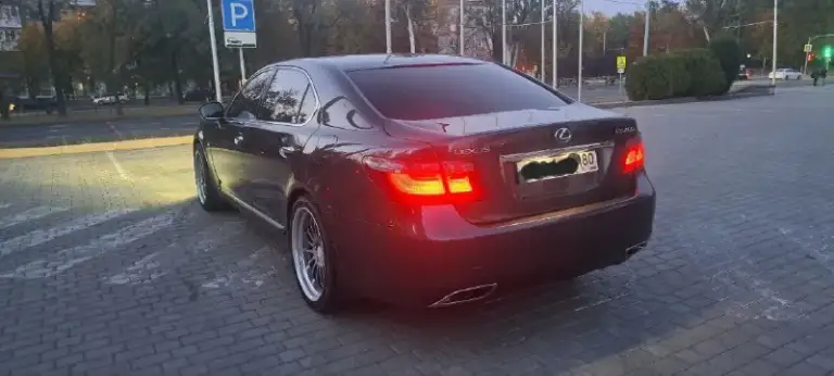 Ls
2008Г
270 Тыс пробег

Хороший, как внешне так и технически, об авто заботились, все жидкости заменены везде, диски колодки, рычаги, всё что требовалось менялось сразу на оригинал, без ошибок, рейка на отлично, мотор и автомат делают своё дело, дорогой ксенон, очень хорошый свет, салон ухоженный, мультимедия андроид, 5 мест, работает всё, японец. Колёса 20 мягко и комфортно, этот авто стоит посмотреть за эти деньги

1. 390 Руб

+79496397148 - фотография - 6