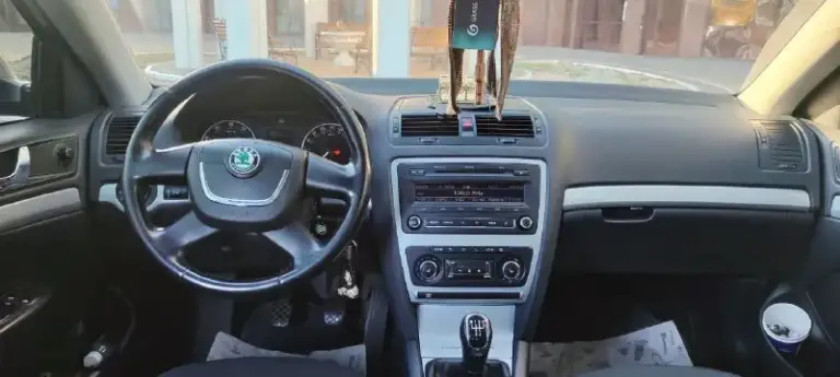 Продам skoda oktavia a5⚡️
2013 Год 🗓
1-Владелец
Мотор 1.6 mpi 🛡
Механика🚨
Пробег 263000📈
Работает все в штатном режиме. 💱
В городе🔽 таких нет. 🔼. ... .⅞
Стоит на 180 регионе
Только полное переоформление 💯
Цена. .950.000🛍
+79494159544
+7(949)4159544
📲 Tg: николай
📞 Звоните: +7(949)4159544 - фотография - 6