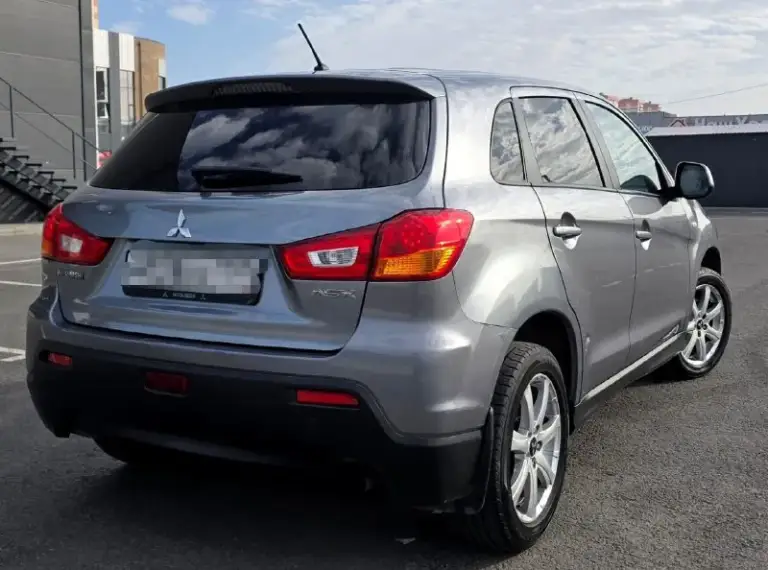 Продаю свой автомобиль mitsubishi asx 2012 года. Без дтп. Родной пробег. Птс оригинал. Два комплекта ключей. Юридически чист. То проходила во время по регламенту. По электронике всё исправно ошибок нет. По тех. Части вложений не требует. По мотору и кпп нариканий нет. Автомобиль на полной эксплуатации. По кузову как на фото. Продажа с полным переоформлением в гаи. Осмотр город донецк район мотодром по договорённости. Звонить по номеру телефона +79496167298 или пишите в телеграмм. Цена 1.000000 - фотография - 4