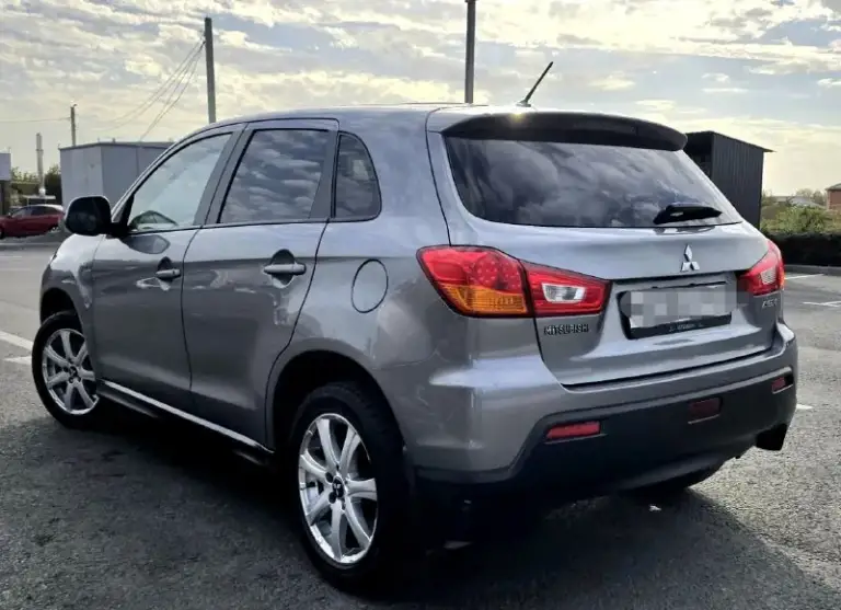 Продаю свой автомобиль mitsubishi asx 2012 года. Без дтп. Родной пробег. Птс оригинал. Два комплекта ключей. Юридически чист. То проходила во время по регламенту. По электронике всё исправно ошибок нет. По тех. Части вложений не требует. По мотору и кпп нариканий нет. Автомобиль на полной эксплуатации. По кузову как на фото. Продажа с полным переоформлением в гаи. Осмотр город донецк район мотодром по договорённости. Звонить по номеру телефона +79496167298 или пишите в телеграмм. Цена 1.000000 - фотография - 5