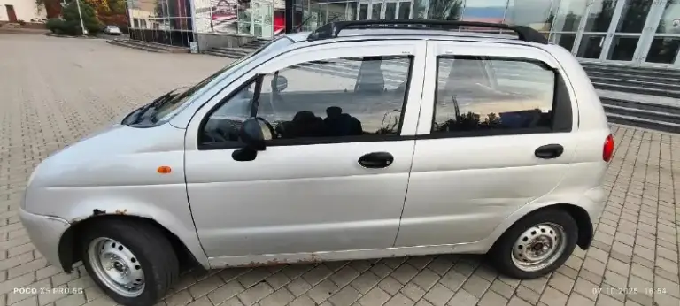 Продается daewoo матиз 2010г. Объем 0.8л, мкпп, бензин. Гур, кондиционер, передние электростеклоподъемники, видеорегистратор, магнитола, противотуманные фары. По технической части все поменяно и сделано. По кузову - имеются следы эксплуатации, на фото все видно, на езду не влияет. Цена - 155тыс. Руб. С торгом у капота. Все вопросы по тел +79493698099, +79498055340
📞 Звоните: +7(949)3698099 - фотография - 5