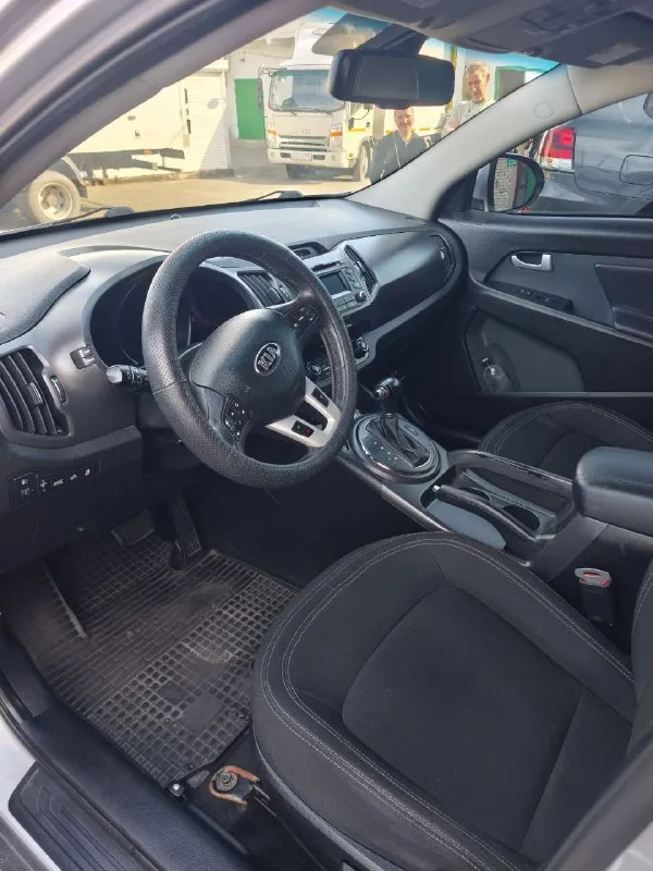 Продам свой kia sportage2013г. .2.0дизель. Кпп автомат. Пробег 170 000.покупалась новая в салоне. Один хозяин. Есть вся история обслуживания. Цена 1.6мил. +7 949 326 61 04
📲 Tg: @lucky_lizaa
📞 Звоните: +7(949)3266104 - фотография - 4