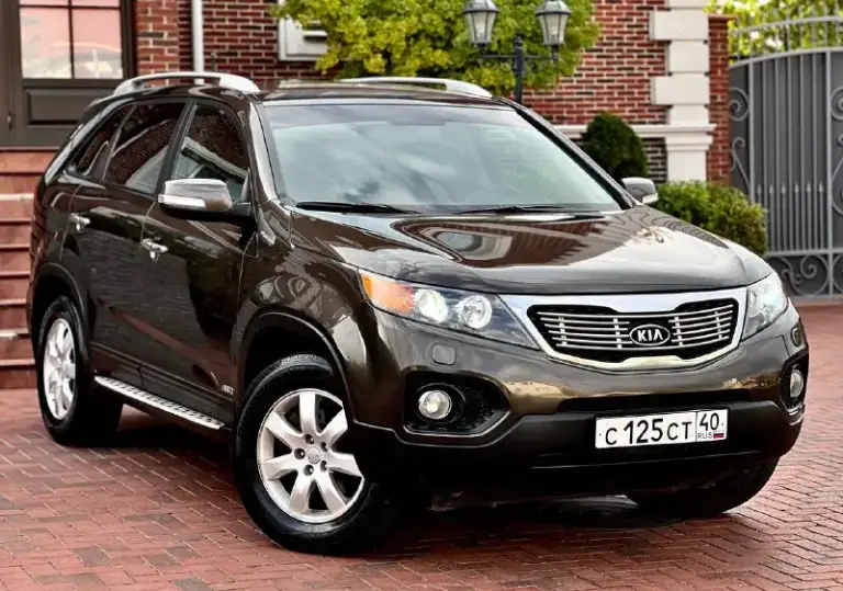 Продам шикарную kia sorento
Год:2012
:2.4 Бензин
Коробка:автомат
Пробег:158.000км
Привод:полный
Цена:1.385.000₽
Номер: +79498543135 или +79494043922 на двух номерах есть телеграмм
Авто в идеальном состоянии без как либо вложений сел и поехал, мотор и коробка работают идеально, подвеска вся обслужена не издает абсолютно не каких посторонних звуков, салон авто как новый, без дырок и потертостей, кузов выглядит как на фото без ржавчину и вмятин!машина в максимально комплектации:кожаный салон с деревянными вставками, без ключевой доступ, кнопка старт стоп, парктроники, раздельный климат контроль, подогревы сидений, электра регулировки сидений, обогрев переднего и заднего стекла, мульти руль, круиз контроль, камера заднего вида, подножки на порогах, датчики света и дождя, и многое другое! Два комплекта ключей! Действительно очень достойный автомобиль, больше информации по телефону!
📲 Tg: @ninochka_ra
📞 Звоните: +7(949)8543135 - фотография - 2