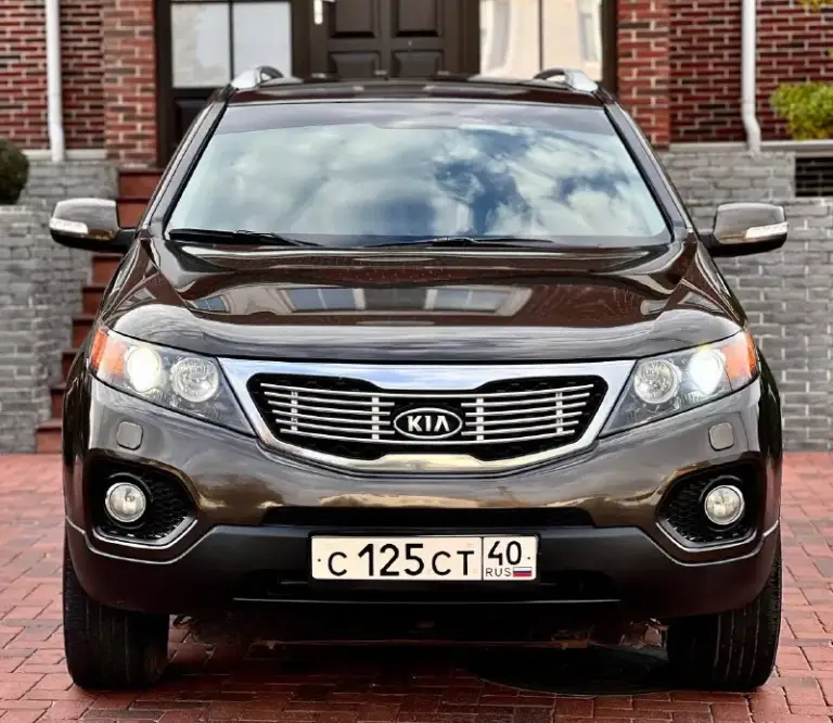 Продам шикарную kia sorento
Год:2012
:2.4 Бензин
Коробка:автомат
Пробег:158.000км
Привод:полный
Цена:1.385.000₽
Номер: +79498543135 или +79494043922 на двух номерах есть телеграмм
Авто в идеальном состоянии без как либо вложений сел и поехал, мотор и коробка работают идеально, подвеска вся обслужена не издает абсолютно не каких посторонних звуков, салон авто как новый, без дырок и потертостей, кузов выглядит как на фото без ржавчину и вмятин!машина в максимально комплектации:кожаный салон с деревянными вставками, без ключевой доступ, кнопка старт стоп, парктроники, раздельный климат контроль, подогревы сидений, электра регулировки сидений, обогрев переднего и заднего стекла, мульти руль, круиз контроль, камера заднего вида, подножки на порогах, датчики света и дождя, и многое другое! Два комплекта ключей! Действительно очень достойный автомобиль, больше информации по телефону!
📲 Tg: @ninochka_ra
📞 Звоните: +7(949)8543135 - фотография - 3