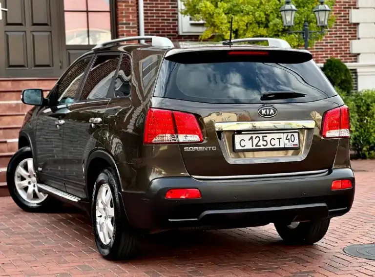 Продам шикарную kia sorento
Год:2012
:2.4 Бензин
Коробка:автомат
Пробег:158.000км
Привод:полный
Цена:1.385.000₽
Номер: +79498543135 или +79494043922 на двух номерах есть телеграмм
Авто в идеальном состоянии без как либо вложений сел и поехал, мотор и коробка работают идеально, подвеска вся обслужена не издает абсолютно не каких посторонних звуков, салон авто как новый, без дырок и потертостей, кузов выглядит как на фото без ржавчину и вмятин!машина в максимально комплектации:кожаный салон с деревянными вставками, без ключевой доступ, кнопка старт стоп, парктроники, раздельный климат контроль, подогревы сидений, электра регулировки сидений, обогрев переднего и заднего стекла, мульти руль, круиз контроль, камера заднего вида, подножки на порогах, датчики света и дождя, и многое другое! Два комплекта ключей! Действительно очень достойный автомобиль, больше информации по телефону!
📲 Tg: @ninochka_ra
📞 Звоните: +7(949)8543135 - фотография - 4