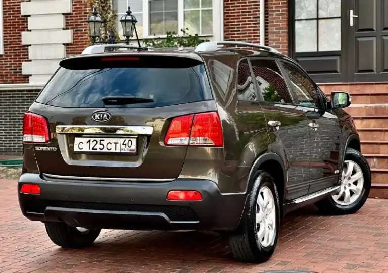 Продам шикарную kia sorento
Год:2012
:2.4 Бензин
Коробка:автомат
Пробег:158.000км
Привод:полный
Цена:1.385.000₽
Номер: +79498543135 или +79494043922 на двух номерах есть телеграмм
Авто в идеальном состоянии без как либо вложений сел и поехал, мотор и коробка работают идеально, подвеска вся обслужена не издает абсолютно не каких посторонних звуков, салон авто как новый, без дырок и потертостей, кузов выглядит как на фото без ржавчину и вмятин!машина в максимально комплектации:кожаный салон с деревянными вставками, без ключевой доступ, кнопка старт стоп, парктроники, раздельный климат контроль, подогревы сидений, электра регулировки сидений, обогрев переднего и заднего стекла, мульти руль, круиз контроль, камера заднего вида, подножки на порогах, датчики света и дождя, и многое другое! Два комплекта ключей! Действительно очень достойный автомобиль, больше информации по телефону!
📲 Tg: @ninochka_ra
📞 Звоните: +7(949)8543135 - фотография - 5