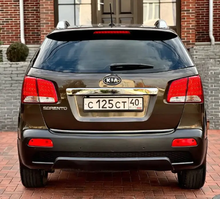 Продам шикарную kia sorento
Год:2012
:2.4 Бензин
Коробка:автомат
Пробег:158.000км
Привод:полный
Цена:1.385.000₽
Номер: +79498543135 или +79494043922 на двух номерах есть телеграмм
Авто в идеальном состоянии без как либо вложений сел и поехал, мотор и коробка работают идеально, подвеска вся обслужена не издает абсолютно не каких посторонних звуков, салон авто как новый, без дырок и потертостей, кузов выглядит как на фото без ржавчину и вмятин!машина в максимально комплектации:кожаный салон с деревянными вставками, без ключевой доступ, кнопка старт стоп, парктроники, раздельный климат контроль, подогревы сидений, электра регулировки сидений, обогрев переднего и заднего стекла, мульти руль, круиз контроль, камера заднего вида, подножки на порогах, датчики света и дождя, и многое другое! Два комплекта ключей! Действительно очень достойный автомобиль, больше информации по телефону!
📲 Tg: @ninochka_ra
📞 Звоните: +7(949)8543135 - фотография - 6