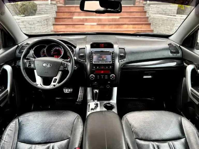 Продам шикарную kia sorento
Год:2012
:2.4 Бензин
Коробка:автомат
Пробег:158.000км
Привод:полный
Цена:1.385.000₽
Номер: +79498543135 или +79494043922 на двух номерах есть телеграмм
Авто в идеальном состоянии без как либо вложений сел и поехал, мотор и коробка работают идеально, подвеска вся обслужена не издает абсолютно не каких посторонних звуков, салон авто как новый, без дырок и потертостей, кузов выглядит как на фото без ржавчину и вмятин!машина в максимально комплектации:кожаный салон с деревянными вставками, без ключевой доступ, кнопка старт стоп, парктроники, раздельный климат контроль, подогревы сидений, электра регулировки сидений, обогрев переднего и заднего стекла, мульти руль, круиз контроль, камера заднего вида, подножки на порогах, датчики света и дождя, и многое другое! Два комплекта ключей! Действительно очень достойный автомобиль, больше информации по телефону!
📲 Tg: @ninochka_ra
📞 Звоните: +7(949)8543135 - фотография - 7