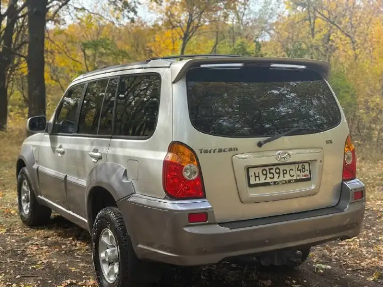 В продаже hyundai terracan, 2.5 л, турбодизель. Рамный 7-и местный внедорожник с межосевой блокировкой, пониженной передачей, системой полного привода “est“ (самая удачная из серии) тнвд механический, не прихотлив к дизтопливу, никакой лишней электроники (прост и надёжен) двигатель обслужен, всё сухое, работает ровно. Автомат переключает без пинков и пробуксовок. Рама целая, номер читается. Стоит автозапуск с турботаймером, хорошая акустика с сенсорным дисплеем, есть кондиционер (работает) 4 эл. Сп, обогрев зеркал и зоны дворников, датчик света, датчик дождя, навигационная система и прочие. Стоимость : 730.000 руб. Обмены не интересны. Территориально смотреть в макеевке (р-н ‘3/5’) контакты : +7(949)4531233 ; +7(951)7679727
📲 Tg: @blackynsaid
📞 Звоните: +7(949)4531233 - фотография - 2