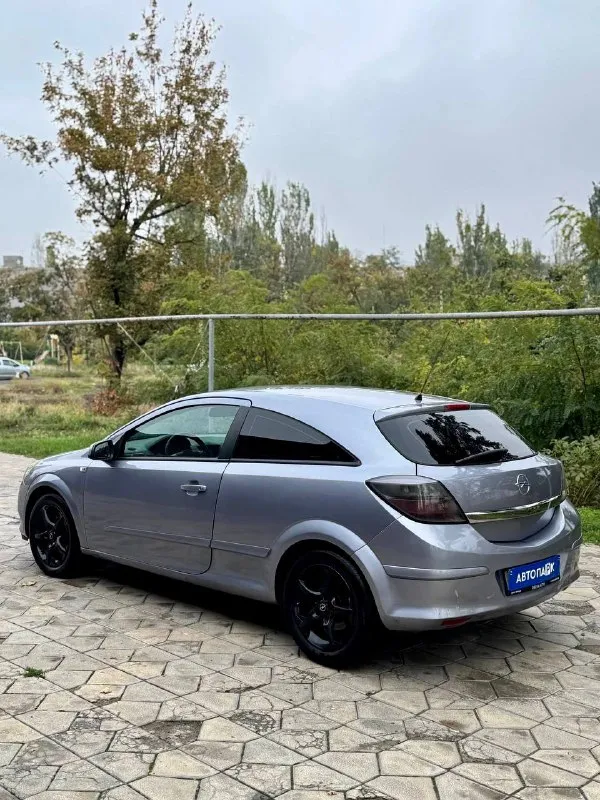 🇩🇪 Opel astra h gtc

💰Цена: 380 000р
🏢Город: мариуполь
📅Год выпуска: 2007
🗒️Пробег: 286 416 км.
⚙️Двигатель: 1.6
⛽Топливо: бензин
⚙️Кпп: автомат

📞 Телефон:

+7-949-727-41-51
+7-949-551-91-52
+7-989-263-55-56

💾 Описание:

Молодежный хэтчбек с надежным бензиновым двигателем и акпп отлично подойдет как первый автомобиль.

✅ Оригинальный пробег
✅ Техническая часть на 5
✅ Кузов без дтп и без коррозии

✅ Отличная комплектация:
- Автоматическая коробка
- Полный электропакет
- Кожаный мультируль
- Бортовой компьютер
- Литые диски
- Кондиционер

Улица шевченко 269 - фотография - 4