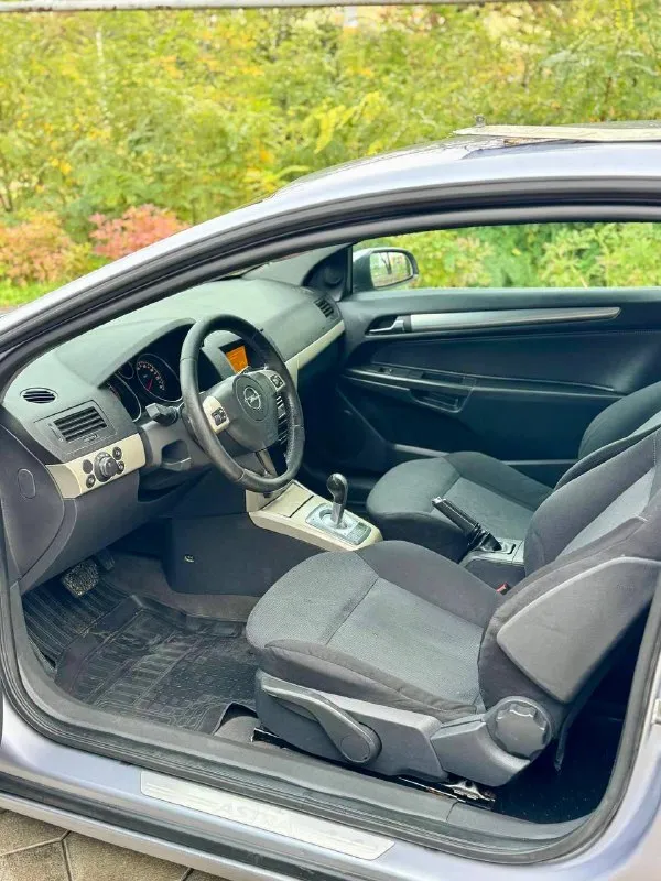 🇩🇪 Opel astra h gtc

💰Цена: 380 000р
🏢Город: мариуполь
📅Год выпуска: 2007
🗒️Пробег: 286 416 км.
⚙️Двигатель: 1.6
⛽Топливо: бензин
⚙️Кпп: автомат

📞 Телефон:

+7-949-727-41-51
+7-949-551-91-52
+7-989-263-55-56

💾 Описание:

Молодежный хэтчбек с надежным бензиновым двигателем и акпп отлично подойдет как первый автомобиль.

✅ Оригинальный пробег
✅ Техническая часть на 5
✅ Кузов без дтп и без коррозии

✅ Отличная комплектация:
- Автоматическая коробка
- Полный электропакет
- Кожаный мультируль
- Бортовой компьютер
- Литые диски
- Кондиционер

Улица шевченко 269 - фотография - 8