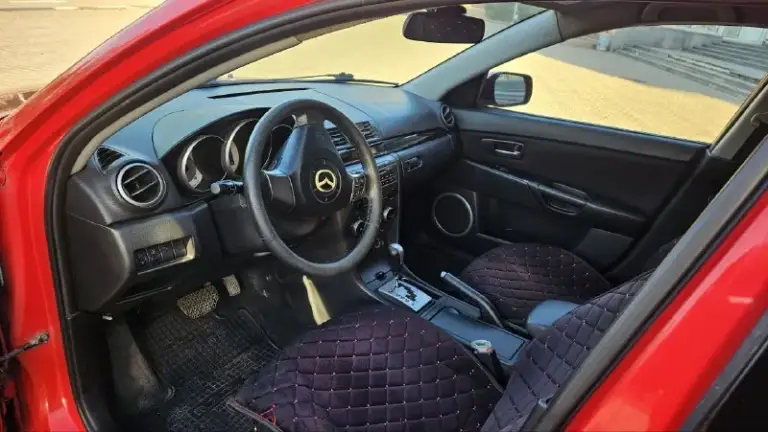 Продам mazda 3, 2007 г. , 1.6 автомат. Пробег 210 тыс. , подтвержденный. По технике все хорошо - мотор работает ровно, коробка переключает мягко. По кузову есть жизненные моменты, внутри все работает - климат, эл. Стеклоподъмники, подогревы сидений, парктроник. Хорошая летняя резина, новый аккумулятор. По документам чистая, стоит на 180 учете - переоформление в мрэо без проблем. Цена 460.000 руб, торг возле капота. Посмотреть можно в центре донецка +79494522484
📲 Tg: erik
📞 Звоните: +7(949)4522484 - фотография - 6