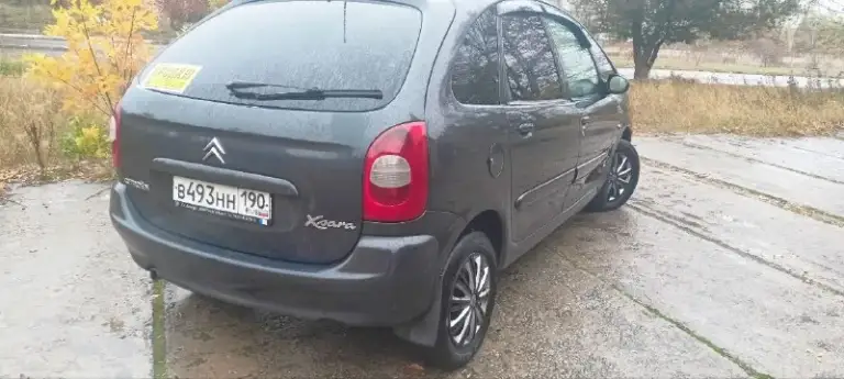 Citroen xsara picasso 2002г. В
Двигатель 1.8, коробка 5 кпп,
Кузов оцинкованный, без ржавчин, без гнили, расход 7-8 на 100. Салон трансформер, сзади сиденья снимаются, очень большой багажник, семейный вместительный автомобиль, масло не берет, на полном ходу, без нареканий, все окна родные в круг
В авто имеется: электрозеркала, подогрев зеркал, складывание зеркал автоматическое, 4 стеклоподъемника, абс, 4 подушки безопасности, велюровый салон, противотуманные фары, климат контроль холодит заправлен, бортовой компьютер, корректор фар, по электрике работает все полностью! Имеется сервисная книжка. По документам полный порядок, без арестов, штрафов. Удобный семейный автомобиль не дорогой в обслуживании, резина зима/лето. Торг при осмотре!! Продажа с переоформлением!
Цена 350 000 руб
+79493863826 (Telegram)
Место осмотра макеевка зелёный или харцызск танк - фотография - 3
