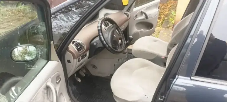 Citroen xsara picasso 2002г. В
Двигатель 1.8, коробка 5 кпп,
Кузов оцинкованный, без ржавчин, без гнили, расход 7-8 на 100. Салон трансформер, сзади сиденья снимаются, очень большой багажник, семейный вместительный автомобиль, масло не берет, на полном ходу, без нареканий, все окна родные в круг
В авто имеется: электрозеркала, подогрев зеркал, складывание зеркал автоматическое, 4 стеклоподъемника, абс, 4 подушки безопасности, велюровый салон, противотуманные фары, климат контроль холодит заправлен, бортовой компьютер, корректор фар, по электрике работает все полностью! Имеется сервисная книжка. По документам полный порядок, без арестов, штрафов. Удобный семейный автомобиль не дорогой в обслуживании, резина зима/лето. Торг при осмотре!! Продажа с переоформлением!
Цена 350 000 руб
+79493863826 (Telegram)
Место осмотра макеевка зелёный или харцызск танк - фотография - 8