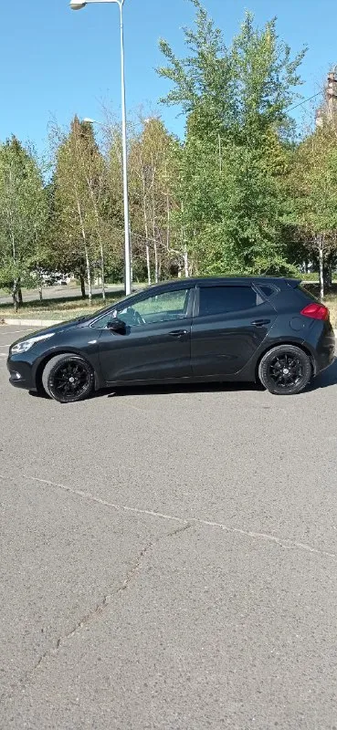 Kia сид 2014 года. Отличное состояние обслужен. Пробег оригинальный 170 т. 1,4 на 6 ст механике. Расход 6 литров. Собственник. 945₽. +79494850271
📲 Tg: 777
📞 Звоните: +7(949)4850271 - фотография - 2