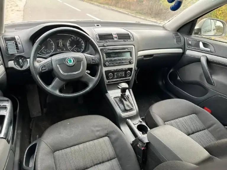 Цена 💥 770 000 руб 🔥
Продам skoda octavia 2011 года
Мотор 1.8 бензин
Коробка автомат
Автомобиль на полном ходу
За всю историю 2 владельца
Пробег 210 000 км
Мотор работает хорошо
Коробка не пинает едет достойно
По кузову целая, гнили, рыжиков нет
Хорошая резина, музыка, мультируль
По ходовой всё нормально, не стучит
С документами полный порядок
Г донецк
Цена 💥 770 000 руб 🔥
+79493198433 - фотография - 9