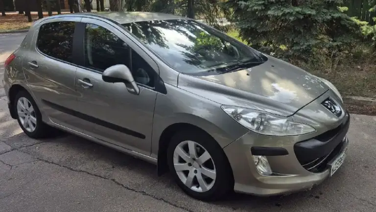 Peugeot 308
Год выпуска 2009 (2010)
Мотор 1.6 + акпп
Оригинальный пробег 160т. Км
Авто без дтп, технически на отлично - обслужен.
Кондиционер работает хорошо.
Из недостатков- бампера, требуют ремонта и покраски.
Документы в порядке- переоформление.
Осмотр в донецке
Цена 485т. Р
+79494011929 - фотография - 1