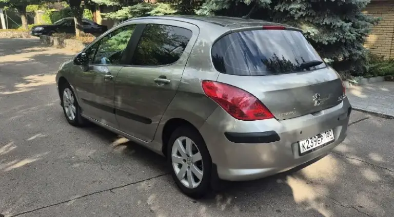 Peugeot 308
Год выпуска 2009 (2010)
Мотор 1.6 + акпп
Оригинальный пробег 160т. Км
Авто без дтп, технически на отлично - обслужен.
Кондиционер работает хорошо.
Из недостатков- бампера, требуют ремонта и покраски.
Документы в порядке- переоформление.
Осмотр в донецке
Цена 485т. Р
+79494011929 - фотография - 3