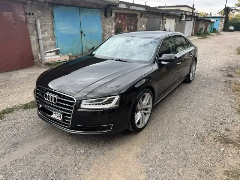 В продаже отличный автомобиль бизнес класса, audi a8 long 3.0 tfsi, 2015 года. Состояние около идеальное, двигатель и акпп идеально, рестайлинг двс crea модернизированный и без проблемный, коробка zf8hp шикарно работает с огромным запасом прочности. Полностью обслужена и не требует каких либо вложений, масла во всех агрегатах относительно недавно менялись, тормозная система новая в круг zimmerman. Ошибок и прочих дефектов нет. Автомобиль без дтп, полностью в заводском окрасе (за исключением одного пятна на крыле), стекла все оригинал даже лобовое (есть пару сколов ремонтных). Обслуживание строго раз в 7,5 тыс км. Только качественными расходниками. Сиденья просто шикарные, огромное количество настроек, вентиляция и подогревы на всех сиденьях. Матричные фары - свет изумительный. Пробег у авто в основном трассовый. По остальным вопросам звоните. Тел. +79498090909
Цена 2.300.000₽
📲 Tg: @andrekorne
📞 Звоните: +7(949)8090909 - фотография - 1