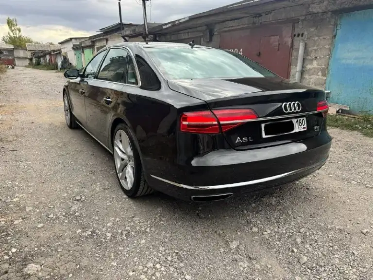 В продаже отличный автомобиль бизнес класса, audi a8 long 3.0 tfsi, 2015 года. Состояние около идеальное, двигатель и акпп идеально, рестайлинг двс crea модернизированный и без проблемный, коробка zf8hp шикарно работает с огромным запасом прочности. Полностью обслужена и не требует каких либо вложений, масла во всех агрегатах относительно недавно менялись, тормозная система новая в круг zimmerman. Ошибок и прочих дефектов нет. Автомобиль без дтп, полностью в заводском окрасе (за исключением одного пятна на крыле), стекла все оригинал даже лобовое (есть пару сколов ремонтных). Обслуживание строго раз в 7,5 тыс км. Только качественными расходниками. Сиденья просто шикарные, огромное количество настроек, вентиляция и подогревы на всех сиденьях. Матричные фары - свет изумительный. Пробег у авто в основном трассовый. По остальным вопросам звоните. Тел. +79498090909
Цена 2.300.000₽
📲 Tg: @andrekorne
📞 Звоните: +7(949)8090909 - фотография - 2