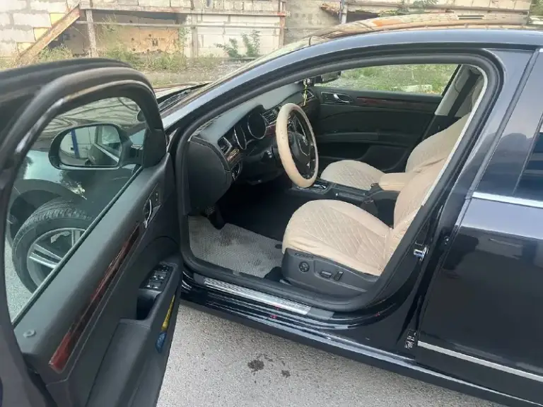 Продам личный автомобиль.
Документы в порядке на учете на мне.
Кузов в хорошем состоянии ваг болячки устранялись, салон в отличном состоянии, климат работает.
Резина с хорошим остатком.
Комплектация пред максимальная.
Коробка работает без нареканий щелкает все передачи.
Более детально по телефону
+7 (949) 481-94-29 Сергей
Цена 980 000₽ - фотография - 7
