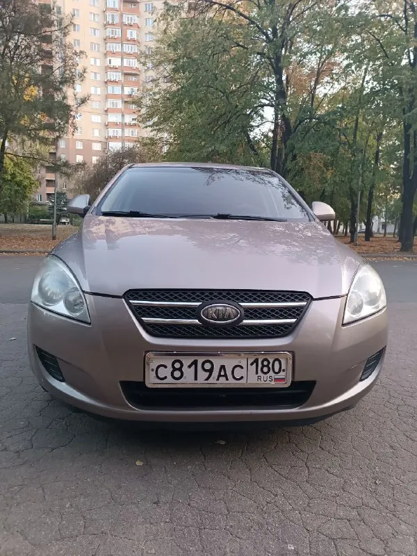 Продажа в днр
Продам kia ceed
Двигатель 1.4 мкпп
2007 Год
Цена 600 000₽

С 2012 года в одной семье.
Автомобиль в отличном состоянии как внешне так и технически.
Комплектация:
Центральный замок, заводская сигнализация, кондиционер, мультимедиа с aux и usb, мультируль, два автоматических стеклоподъемника, электрозеркала с подогревом. В общем есть все для комфортного передвижения. Два комплекта резины на дисках - в подарок.
Г. Донецк
Цена:600’000
Тел: +79493953564 - фотография - 2